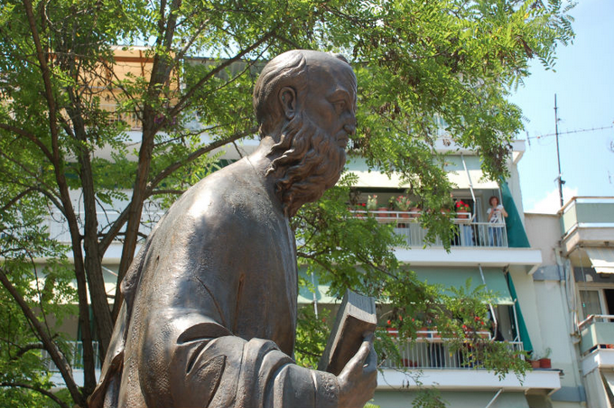 Скульптура апостола Павла. Автор: Зураб Церетели