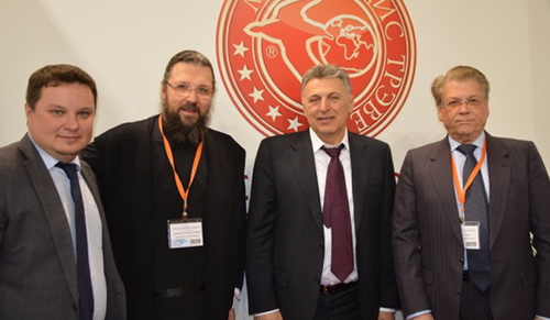 Борис Музенидис (второй справа), Алексей Петричко (первый слева)