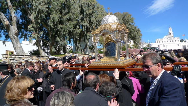 Крестный ход с Тиносской иконой Богородицы Мегалохари Крестный ход с Тиносской иконой Богородицы Мегалохари