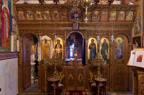 Иконостас храма святого Вуколоса Смирнского в Кардице Иконостас храма святого Вуколоса Смирнского в Кардице