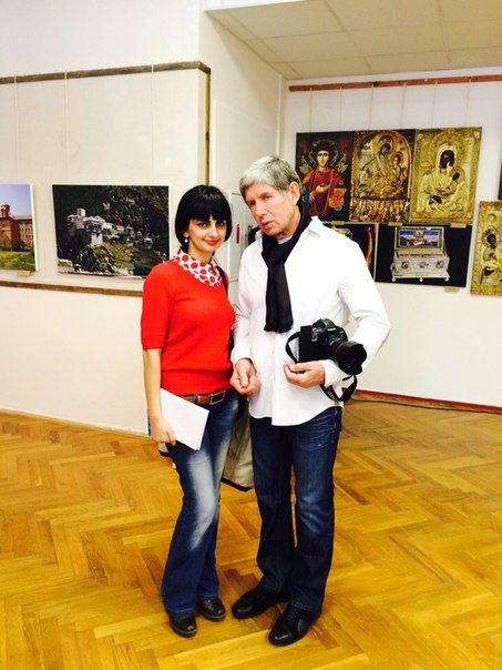 Фотохудожник Костас Асимис с представителем компании Музенидис Трэвел Фотохудожник Костас Асимис с представителем компании Музенидис Трэвел