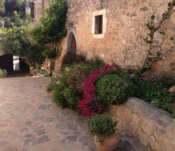 Монастырь Крэмастон